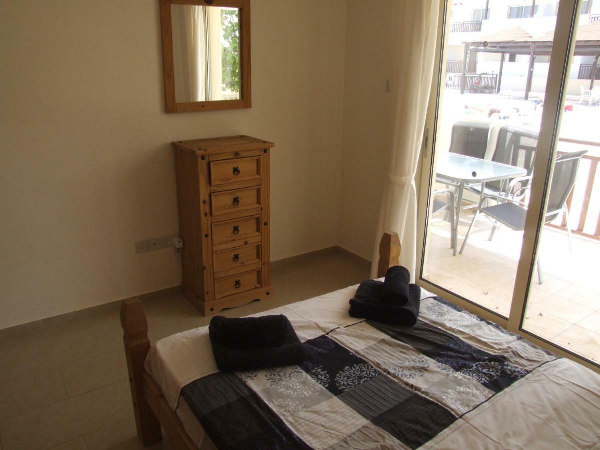 2 Bedroom Poolside Apartment E9 Peyia Exterior foto