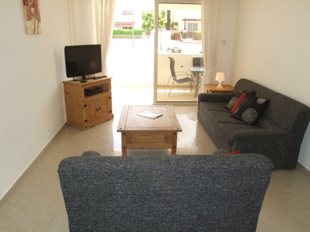 2 Bedroom Poolside Apartment E9 Peyia Exterior foto
